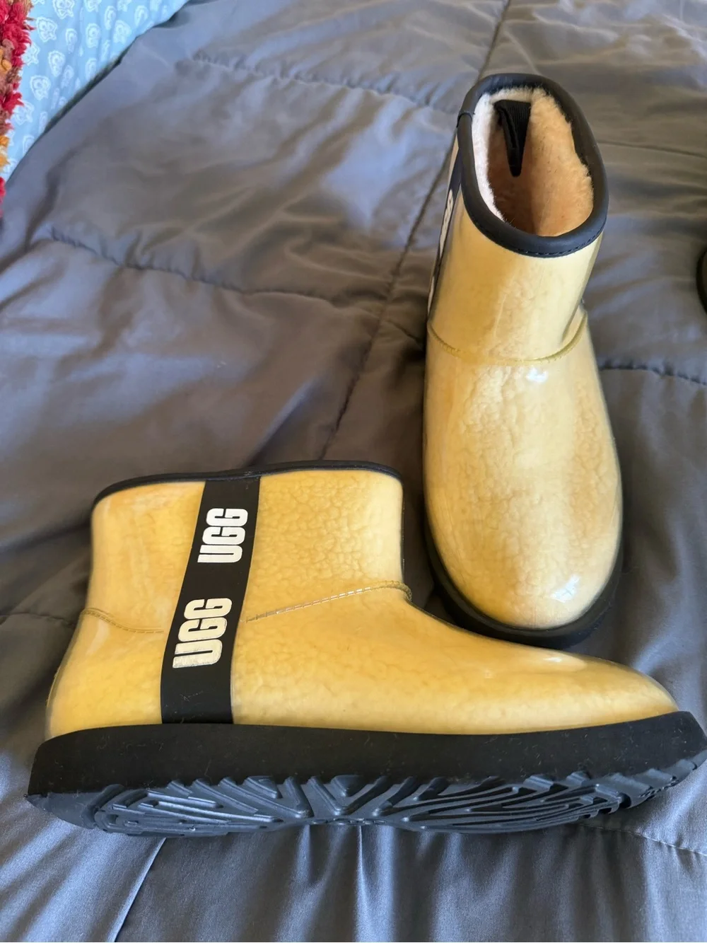 UGG Pale Yellow Shearling Short Waterproof Boots with Black Trim Size 6